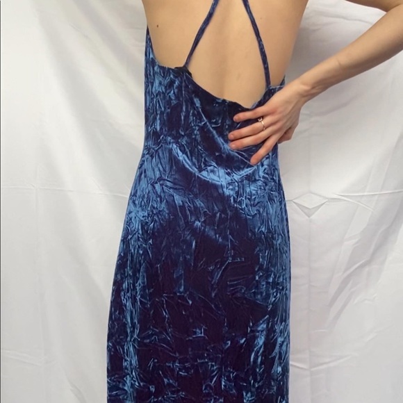 SOLD VINTAGE VELVET DRESS - Picture 3 of 6